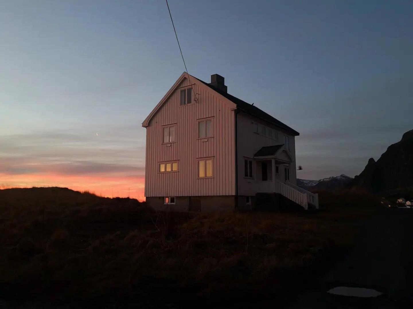House With Amazing View & Location In Tind Sørvågen